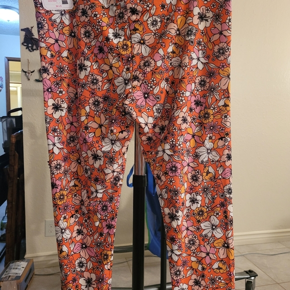 New No Boundaries High Rise Crop Sueded Leggings Women Junior Coral Floral - Picture 3 of 3